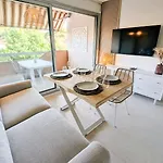 Apartment Cosy, 2 Pieces, Clim, Parking Privee, Equipe, Face Au Port De Santa Lucia *