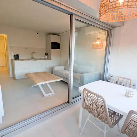 Cosy, 2 Pieces, Clim, Parking Privee, Equipe, Face Au Port De Santa Lucia Saint-Raphael (Var)