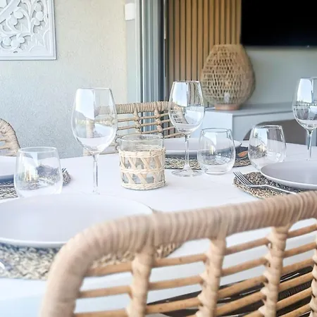 Cosy, 2 Pieces, Clim, Parking Privee, Equipe, Face Au Port De Santa Lucia Apartment Saint-Raphael (Var)