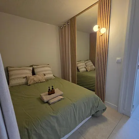 Cosy, 2 Pieces, Clim, Parking Privee, Equipe, Face Au Port De Santa Lucia Apartment Saint-Raphael (Var)