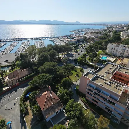 Apartment Cosy, 2 Pieces, Clim, Parking Privee, Equipe, Face Au Port De Santa Lucia