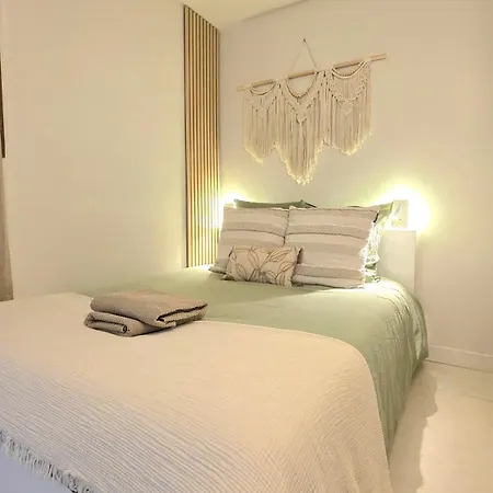 Apartment Cosy, 2 Pieces, Clim, Parking Privee, Equipe, Face Au Port De Santa Lucia *