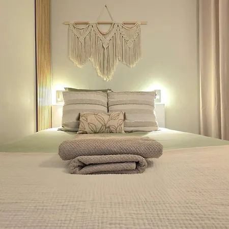 Cosy, 2 Pieces, Clim, Parking Privee, Equipe, Face Au Port De Santa Lucia